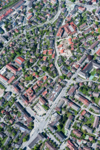 Garmisch-Partenkirchen, Partenkirchen, Ortszentrum, Loisachtal, Deutschland, Bayern, Oberbayern, Luftbild, Bayerische Alpen, Werdenfelser Land Garmisch-Partenkirchen, Partenkirchen, Ortszentrum, Loisachtal, Deutschland, Bayern, Oberbayern, Luftbild, Bayerische Alpen, Werdenfelser Land